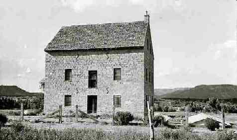 Astec-Mill.Cimarron.1936.Frederick_D_Nichols.jpg (303x179 -- 10190 bytes)