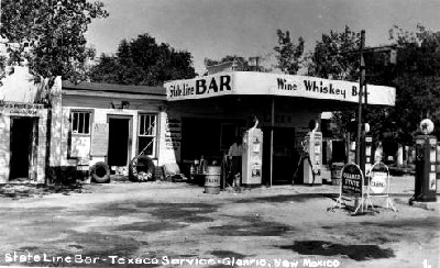 Gas Station and Tavern in Glenrio, New Mexico