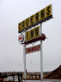 Grand Canyon Caverns Inn