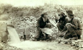 Gold panning in the 1800s