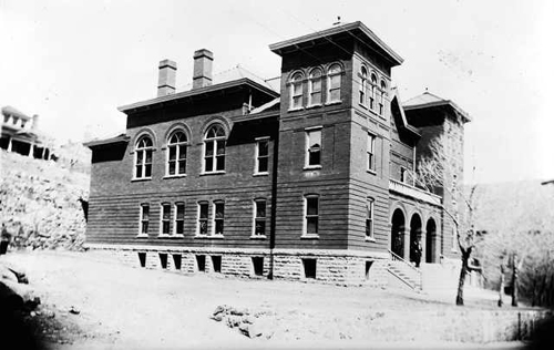 CentralCity-GilpenCourthouse-1905-DPL.jpg (291x199 -- 64602 bytes)