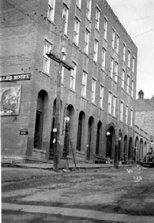 CentralCity-TellerHousePostcard.jpg (234x340 -- 82407 bytes)