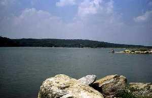 DouglasCoStateLake-KsGeoSrvy.jpg (277x183 -- 14330 bytes)
