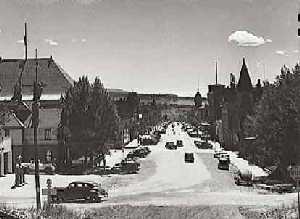Leadville_Main_Street.1941.Marion.Post.Wolcott.LOC.jpg (300x219 -- 11114 bytes)