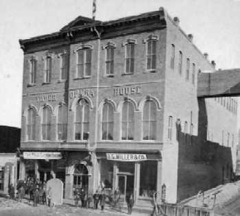 TaborOperaHouse.jpg (314x281 -- 75855 bytes)