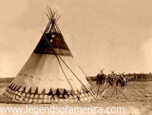 Blood Blackfeet, Lodge of the Horn Society, Edward S. Curtis.jpg