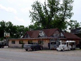 Hillbillee's BBQ in Arcadia, Oklahoma