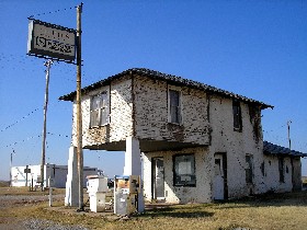 Luceille Hamon's Station in Hydro, Oklahoma