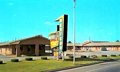 1950s Flamingo Motor Court Postcard, Flagstaff, Arizona