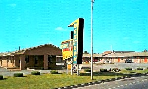 1960s postcard  of the Western Motel on Route 66 in Sayre, Oklahoma
