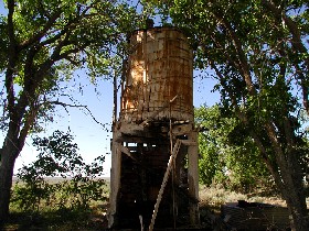 Old watertower in Glenrio