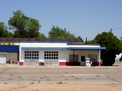Closed Service Station, Groom, Texas
