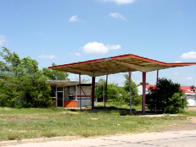 Closed Service Station in McLean, Texas