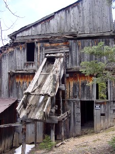 KlondikeMine12.07-03.jpg (309x234 -- 13547 bytes)