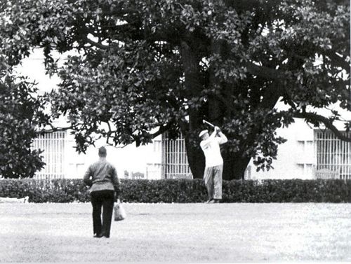 President Eisenhower chipping onto the green around 1957