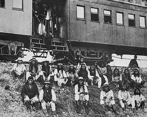 Geronimo and Apache prisoners on way to Florida