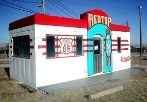 The Red Top Valentine diner in Edgwood, New Mexico, photo courtesy Jerry Ueckert. 