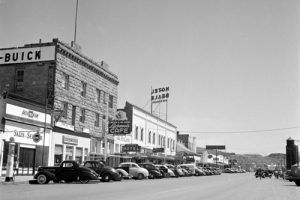 Route 66 in Kingman, Arizona by Jack Delano, 1943.