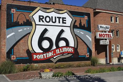 Route 66 Mural in Pontiac. Photo by Kathy Alexander.
