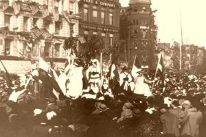 Crowd blocking the Suffrage Parade, Washington, D.C., 1913.
