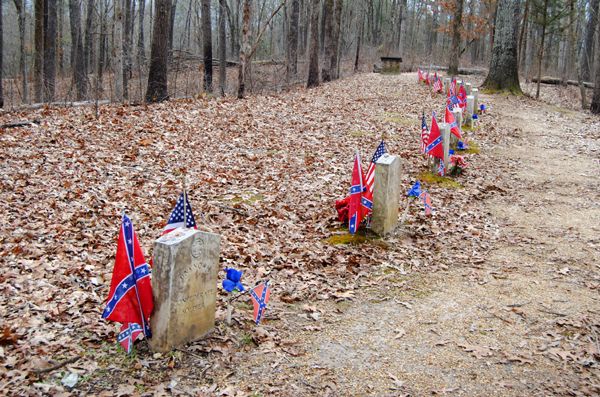 13 Confederate Graves, Old Natchez Trace. Kathy Weiser
