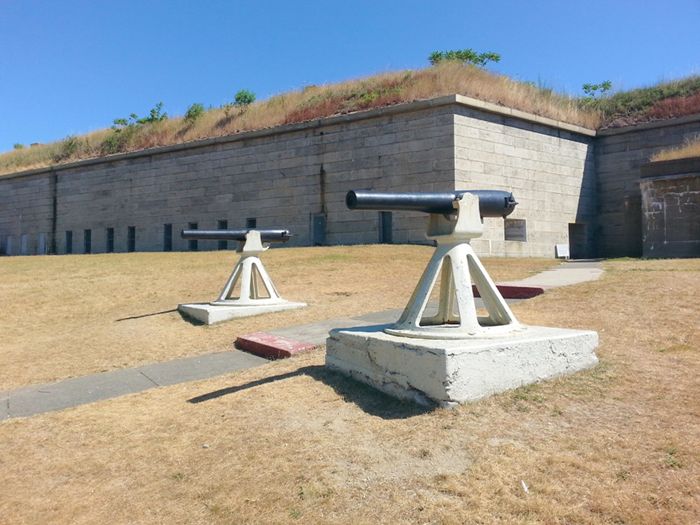 Fort Warren, Massachusetts by Rob Duch, Wikipedia