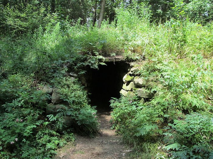 Nashoba Brook Stone Chamber, Acton, Massachusetts by John Phelan, Wikipedia