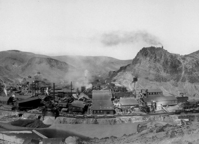 Clifton, Arizona Mining by the West coast Art Company, 1909.