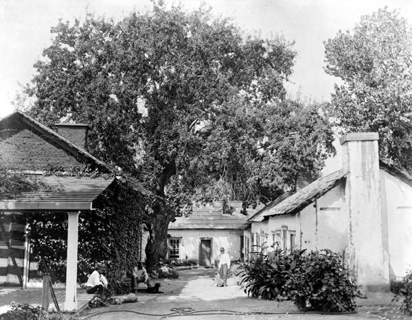 Beale Home at Tejon Ranch, by Carleton E. Watkins, about 1890