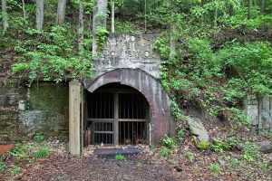 Abandoned Hawks Nest Mine in West Virginia by Forest Wander, Wikimedia Commons