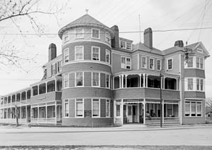 Sherwood Inn at Old Point Comfort, Virginia by Detroit Publishing, 1905.