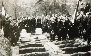Burying the dead after the Benwood Mine Explosion.