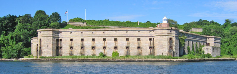 Battery Weed at Fort Wadsworth, New York, courtesy John Warren, National Park Service.