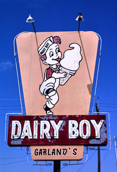 Garland Dairy Boy Drive In on Route 66 in Weatherford, Oklahoma by John Margolies, 1982.